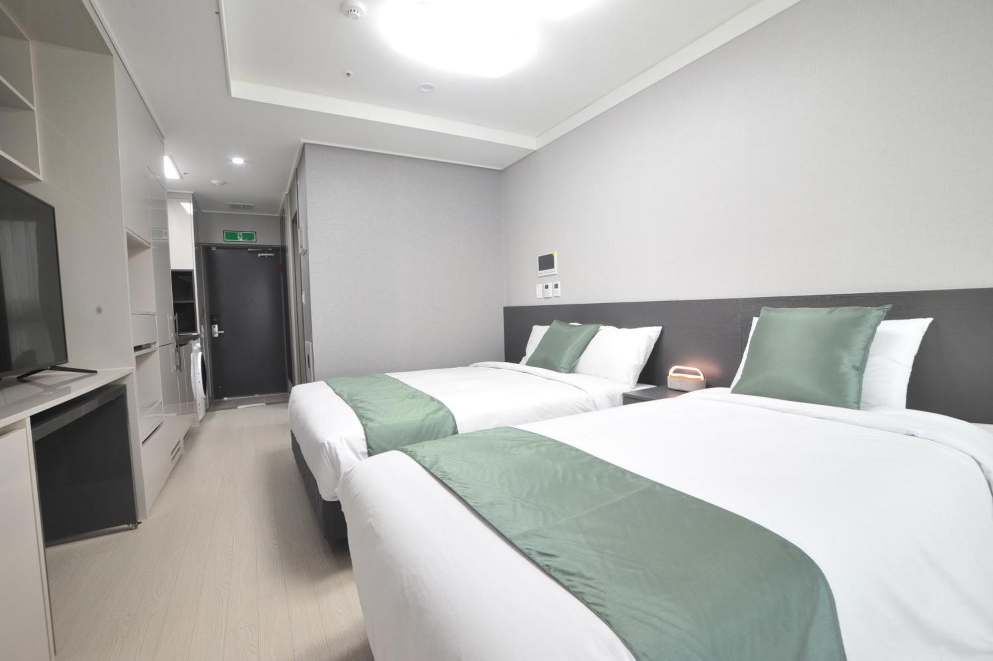 Coopstay Yeosu Hotel Extérieur photo