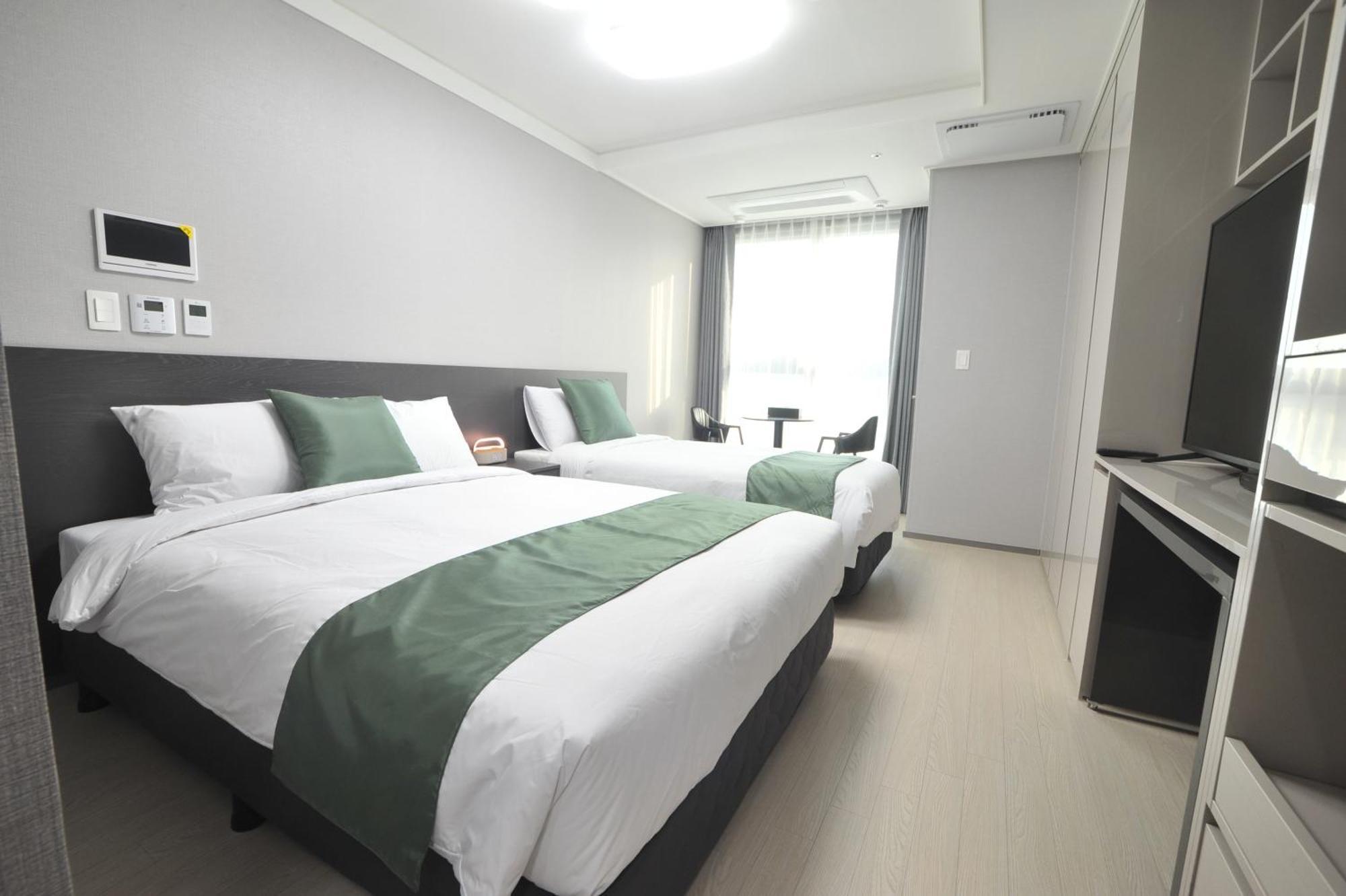 Coopstay Yeosu Hotel Extérieur photo
